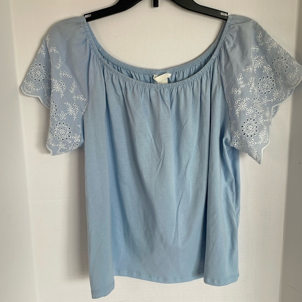 H & M short sleeve off shoulder top with embroidery Ladies size Medium